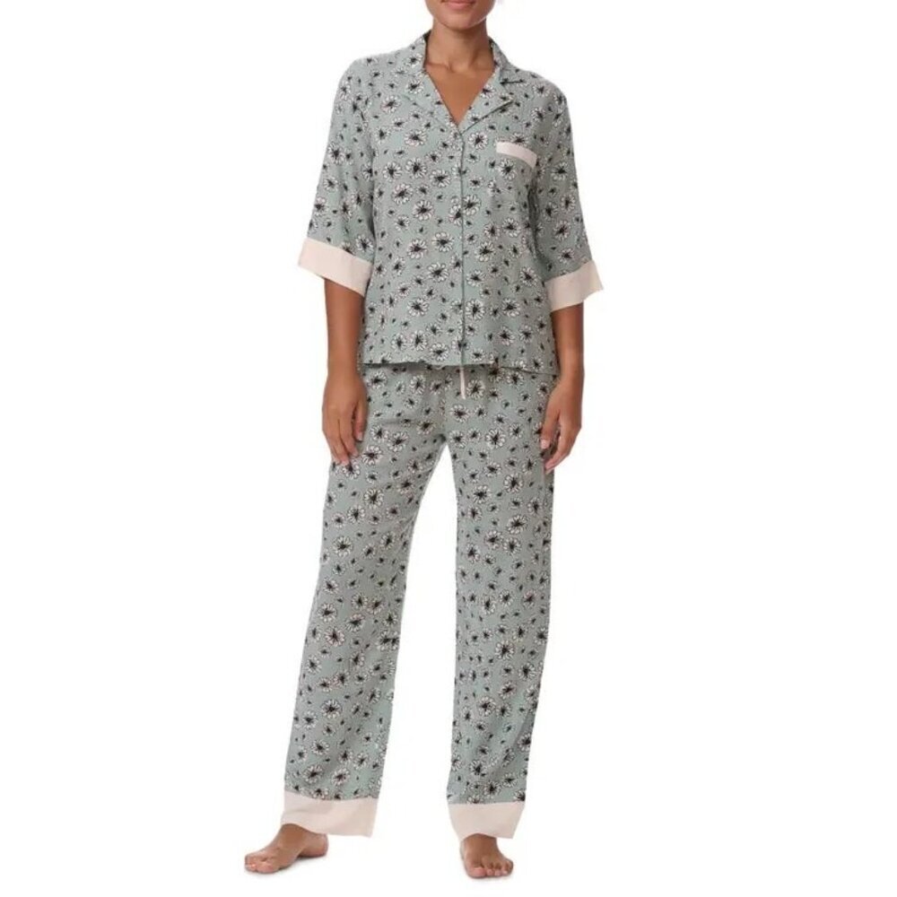 Splendid Floral Pajama Set Women’s Size S 3/4 Sleeve Notch Collar Top & Pants